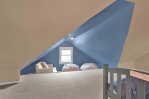 4 habitaciones, tabla de planchar con plancha, wifi y ropa de cama
