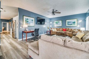 Télévision, livres, espaces bureaux