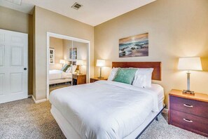 3 chambres, fer et planche à repasser, Wi-Fi, draps fournis