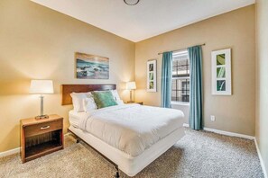 3 bedrooms, iron/ironing board, WiFi, bed sheets