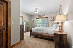 4 chambres, fer et planche à repasser, Wi-Fi, draps fournis