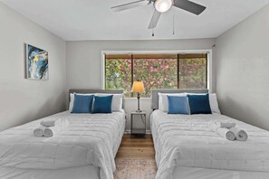 3 bedrooms, iron/ironing board, WiFi, bed sheets