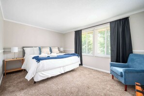 4 makuuhuonetta, silitysrauta/-lauta, Wi-Fi, vuodevaatteet