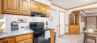 Near Downtown, Modern Interior - Chapel Hill Charm