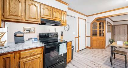 Near Downtown, Modern Interior - Chapel Hill Charm