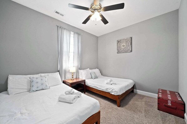 4 多间卧室、办公桌、熨斗/熨衣板、WiFi