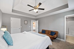4 bedrooms, desk, iron/ironing board, WiFi