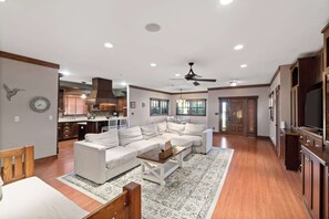 Téléviseur, bureau