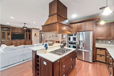5 Minutes to Campbell – Clarksville Craftsman with Fully Fenced Yard