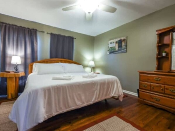 5 Schlafzimmer, Bügeleisen/Bügelbrett, WLAN, Bettwäsche