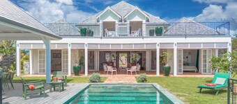 Les Frangipaniers, exceptional villa with swimming pool and direct sea access