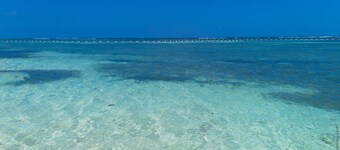 Les Frangipaniers, exceptional villa with swimming pool and direct sea access