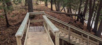 Charming 2-Bedroom Cabin on the River in Beaverton