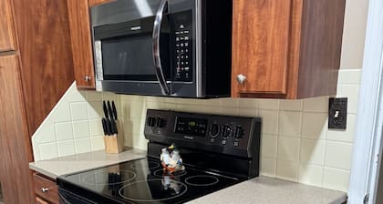 4-bedroom home in Hutchinson with beautiful yard and patio. Pet friendly! Enjoy!