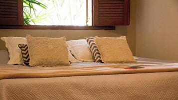 Triple Room | Free WiFi, bed sheets