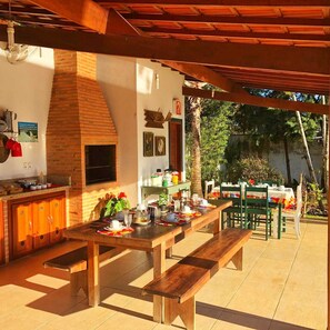 Outdoor dining - Pousada Nossa Terra (Rio Novo)