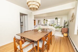 Dining - Oxford Beach House (Ventnor City)