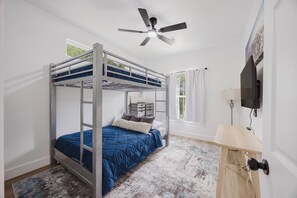 4 habitaciones, escritorio, wifi gratis y ropa de cama