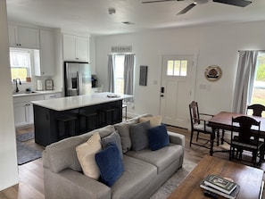 Smart TV, table tennis, books - Hookem Sooner at Lake Texoma – Ping Pong, Pool, FirePit, Park, Lake, Pickleball (Kingston)