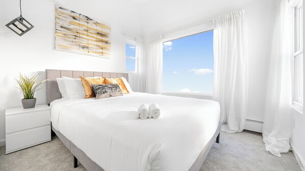 5 bedrooms, desk, iron/ironing board, free WiFi