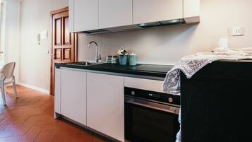 Frigorifero, lavastoviglie, macchina per tè/caffè, tostapane