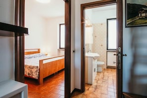 1 makuuhuone, ilmainen Wi-Fi, vuodevaatteet