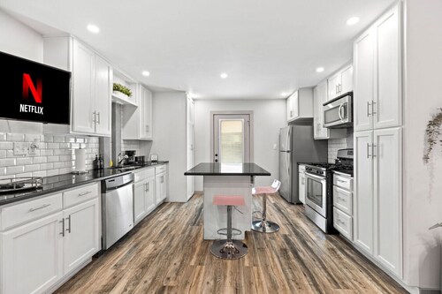 Pink Palace SoCo Dream Townhome!