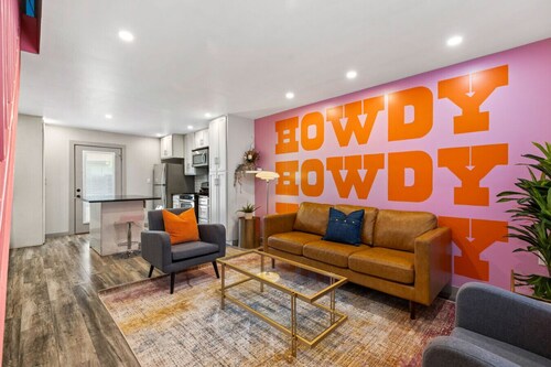 Pink Palace SoCo Dream Townhome!
