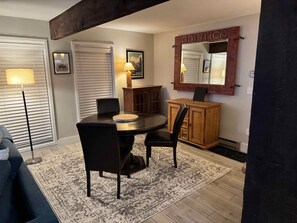 Dining - Silverthorne Mountain House (Silverthorne)
