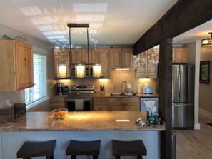 Microwave, oven, stovetop, dishwasher - Silverthorne Mountain House (Silverthorne)