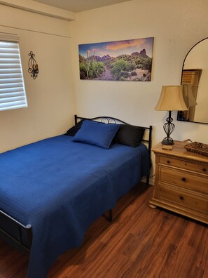 2 quartos, ferros/tábuas de passar roupa, Wi-Fi de cortesia