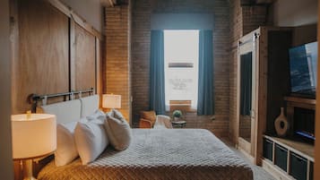 2 quartos, ferros/tábuas de passar roupa, berço de viagem