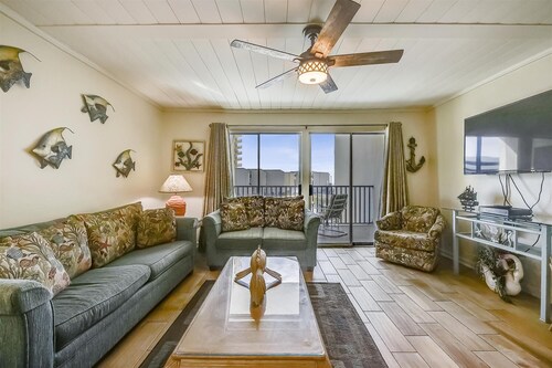 Sugar Beach A6-Lovely 4 bedroom 3 bath Condo.  Sleeps 11.