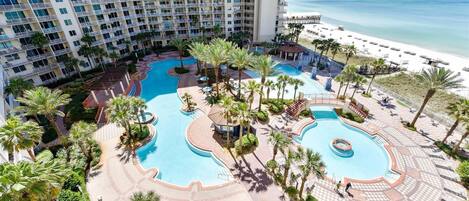 Una piscina cubierta, una piscina climatizada