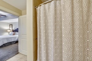 3 chambres, fer et planche à repasser, Wi-Fi gratuit, draps fournis
