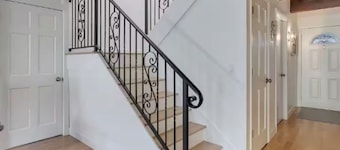 Cheerful 4 bedroom house with gym access