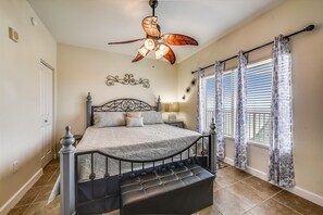 2 bedrooms, iron/ironing board, free WiFi, bed sheets - Shores of Panama 1704 - 2 Bedroom + Bunk Room (Sleeps 8). Updated! Res. Parking (Panama City Beach)