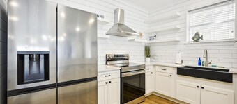Just Beachy - 5 Bedroom / 5 Bathroom Beach Front Home!  Sleeps 20