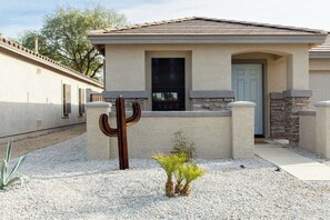 المنشأة من الخارج