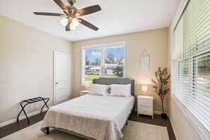 3 chambres, fer et planche à repasser, accès au Wi-Fi (inclus)