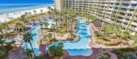 Una piscina techada, una piscina climatizada