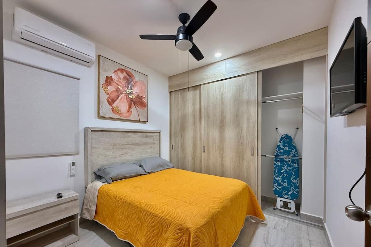 German 17 Central apartment near the beach | Blackout curtains, iron/ironing board, free WiFi