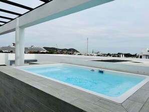 Outdoor pool - Aleman Apartments  (Mazatlán)