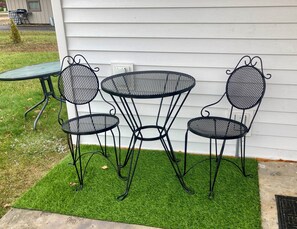 تناول الطعام بالخارج