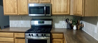 The White House…a lovely family friendly 4-bedroom house with WiFi in Kalkaska