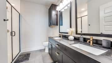 Shower, towels, toilet paper