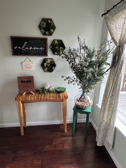 A House On Catalina
3-bedroom townhome in Tigard, OR w/ AC, WiFi, patio & grill