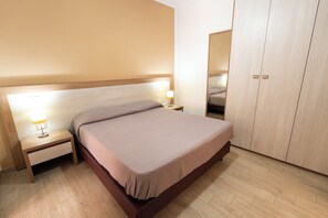 2 chambres, fer et planche à repasser, Wi-Fi, literie fournie