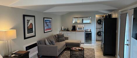 1 室のベッドルーム、アイロン / アイロン台、WiFi (無料)、ベッドシーツ