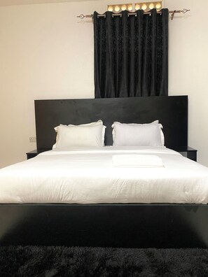 2 chambres, fer et planche à repasser, Wi-Fi, draps fournis